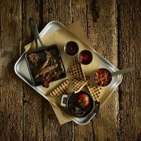 Aluminium Baking Tray with Cast Iron Miniature Pans and food
